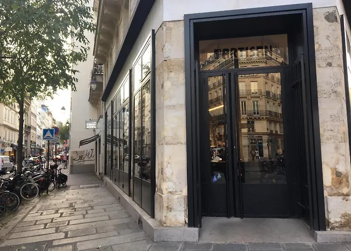 Unique Loft Apartment In Le Marais